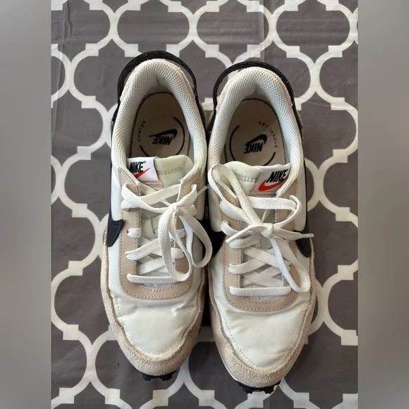 Nike Women's Waffle Debut sneakers athletic shoes - Picture 3 of 11